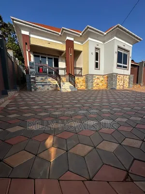 4bdrm Bungalow in Ssisa for sale