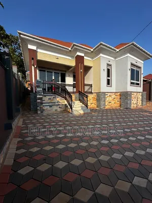 4bdrm Bungalow in Ssisa for sale