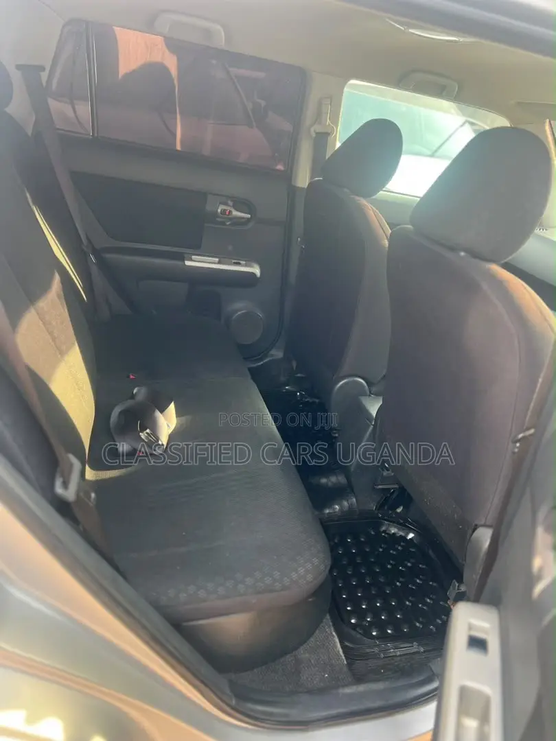 Toyota Corolla Rumion 2011 Silver