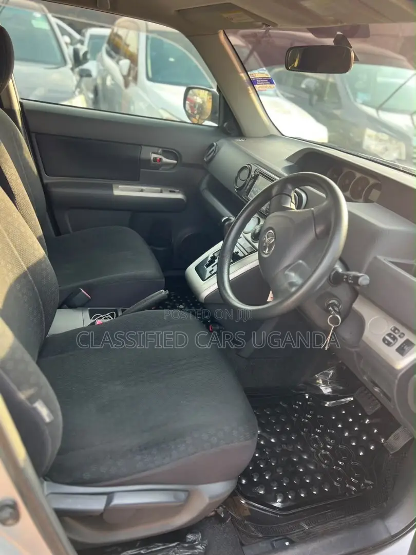 Toyota Corolla Rumion 2011 Silver