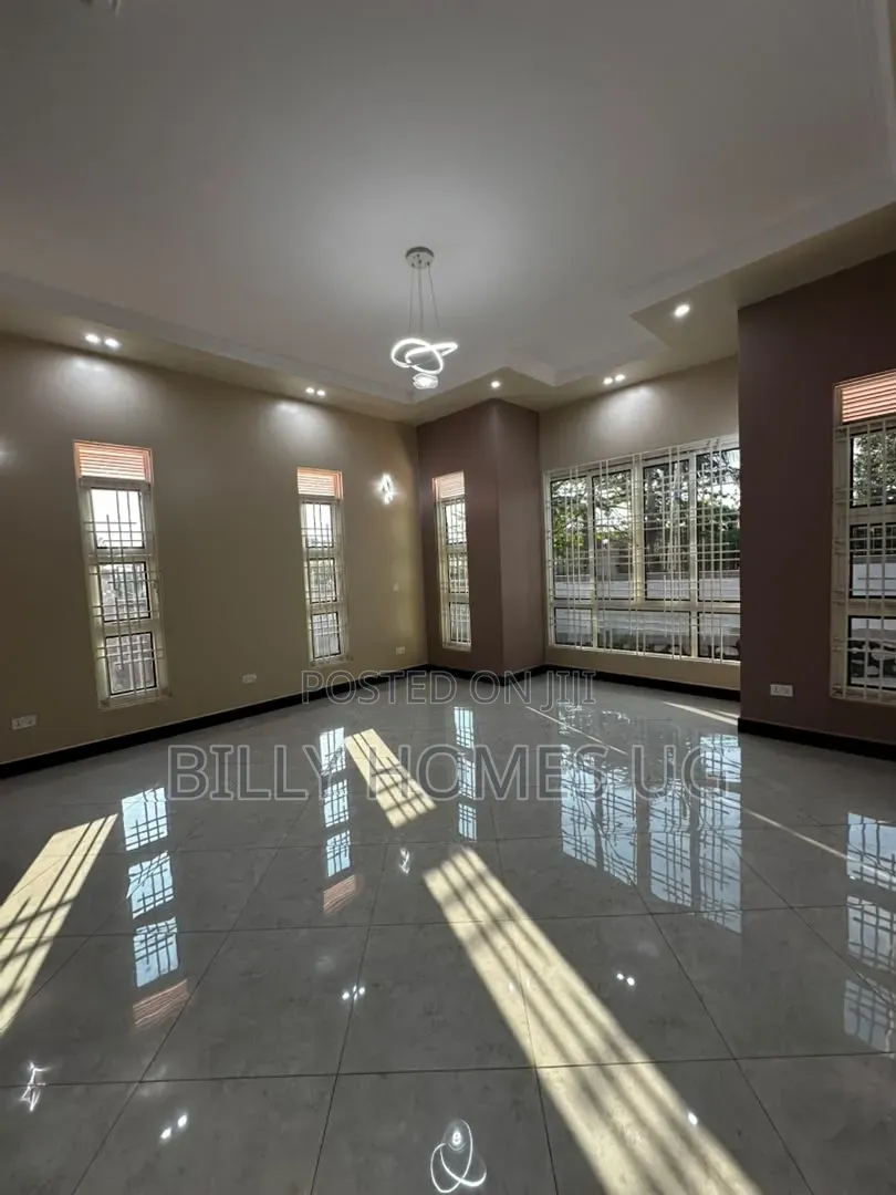 4bdrm Bungalow in Ssisa for sale