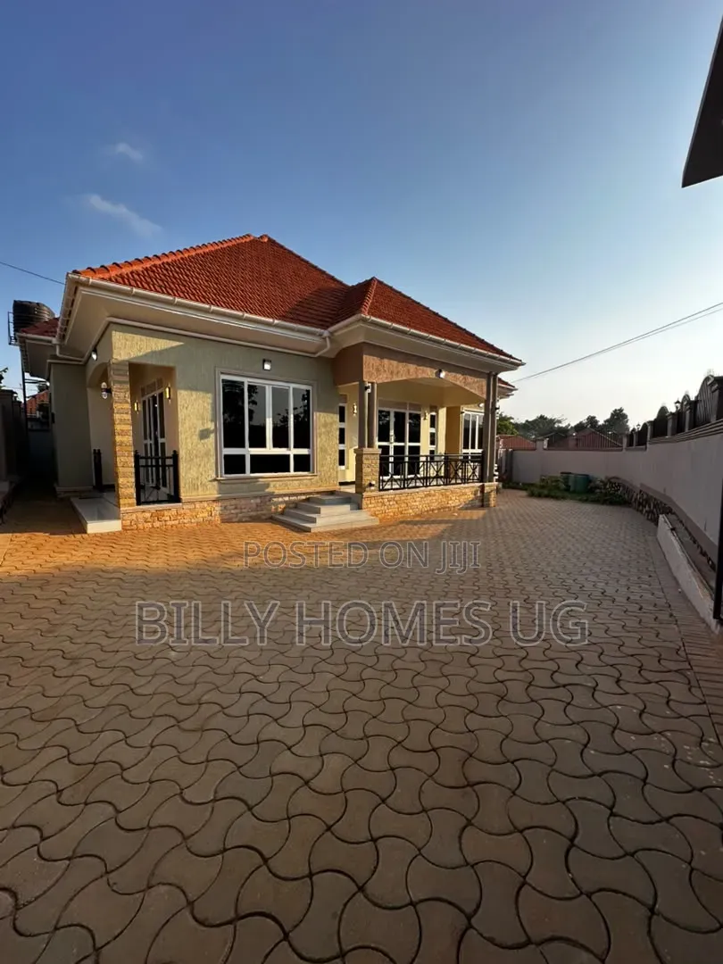 4bdrm Bungalow in Ssisa for sale