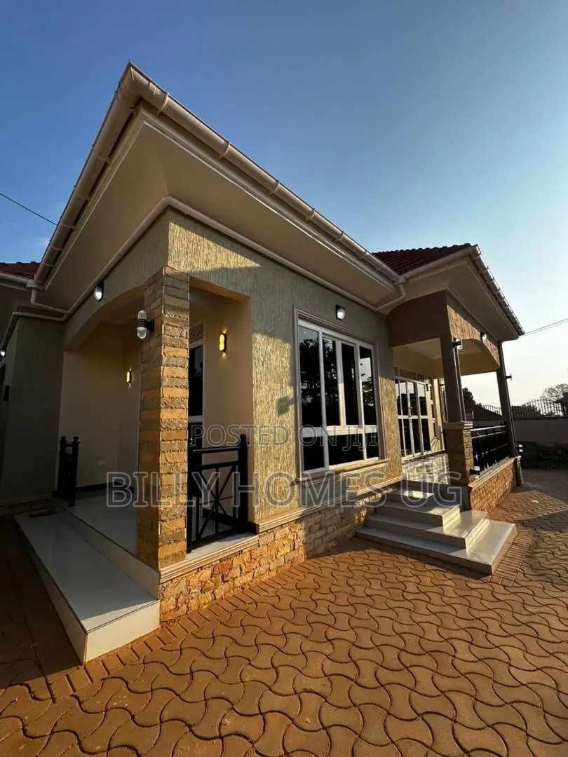 4bdrm Bungalow in Ssisa for sale