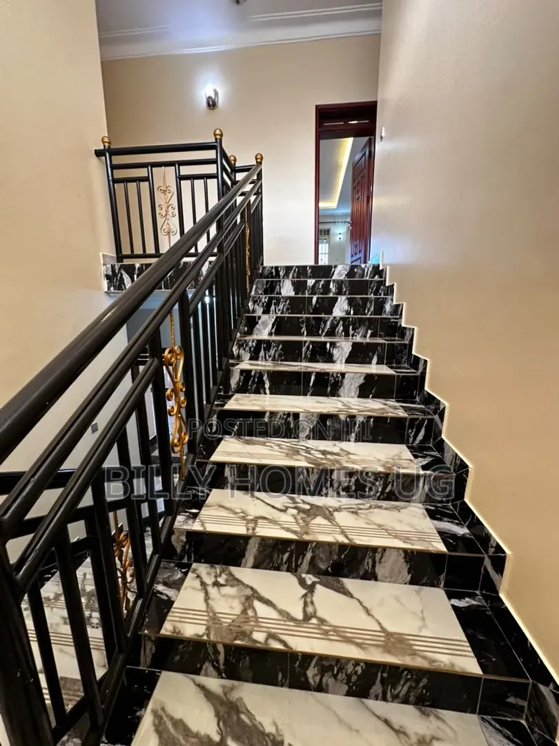 6bdrm Mansion in Ssisa for sale