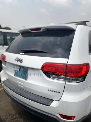 Jeep Cherokee Latitude 4dr SUV (2.4L 4cyl 9A) 2015 White