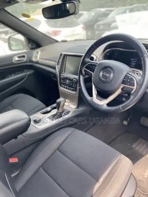 Jeep Cherokee Latitude 4dr SUV (2.4L 4cyl 9A) 2015 White