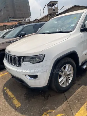 Jeep Cherokee Latitude 4dr SUV (2.4L 4cyl 9A) 2015 White