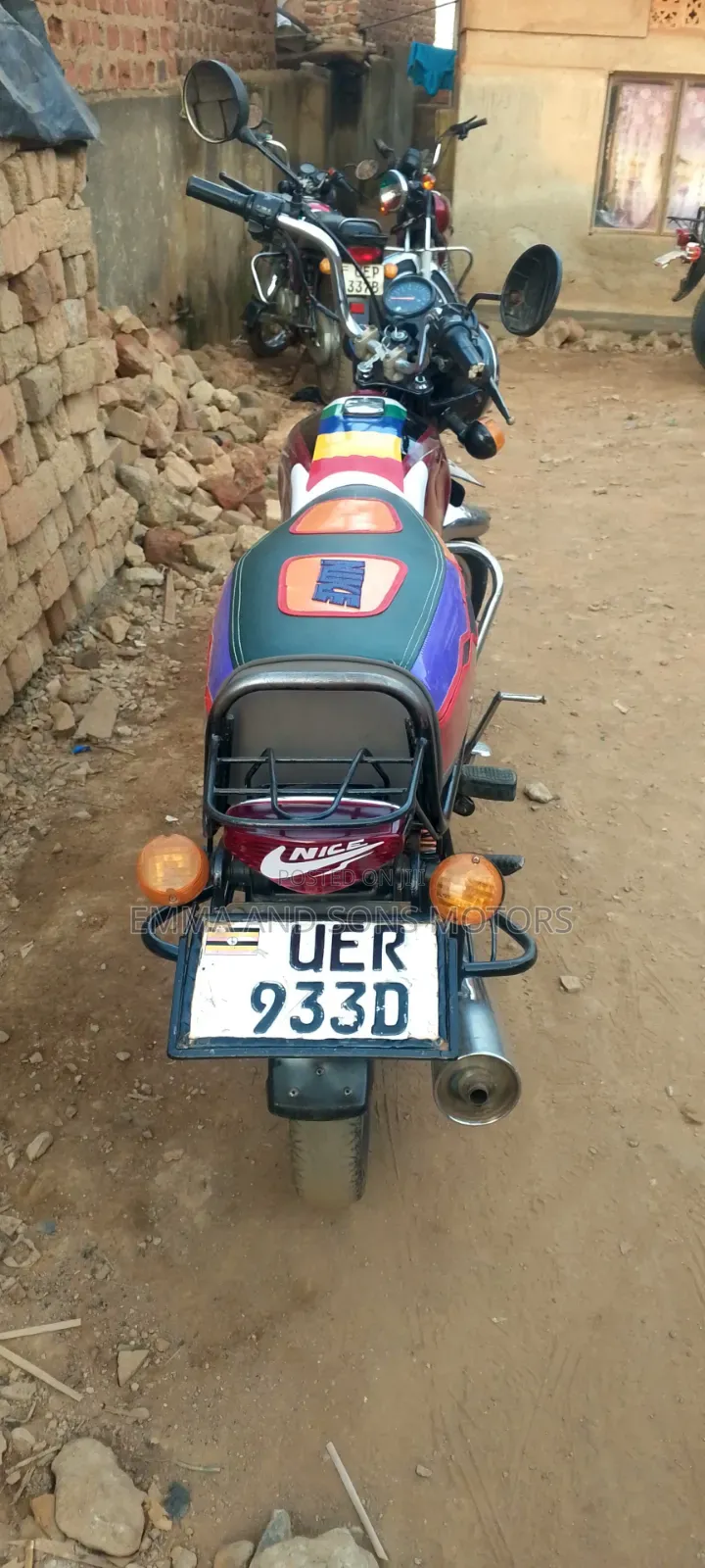Bajaj Boxer 100 2019 Red