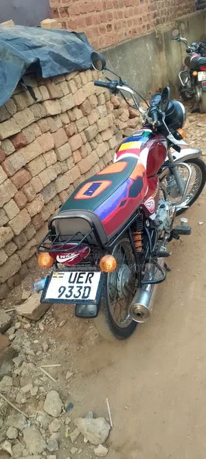 Bajaj Boxer 100 2019 Red