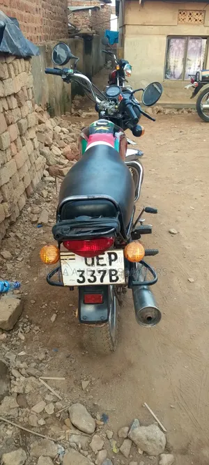Bajaj Boxer 100 2019 Red