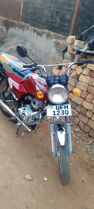 Bajaj Boxer 100 2022 Red