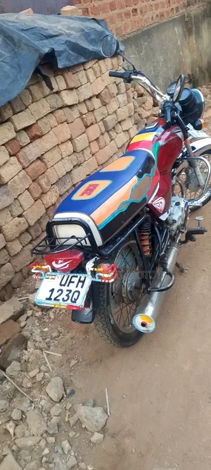 Bajaj Boxer 100 2022 Red