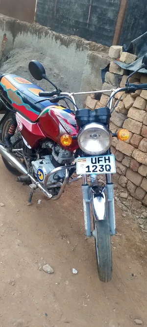 Bajaj Boxer 100 2022 Red