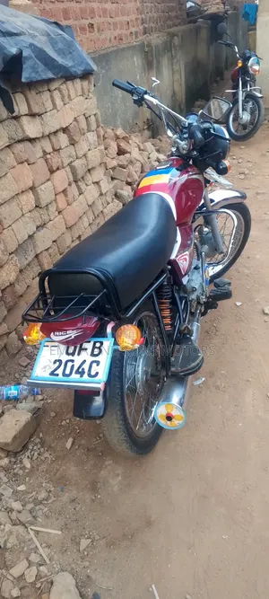 Bajaj Boxer 100 2022 Red