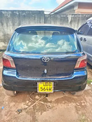 Toyota Vitz 2010 Blue