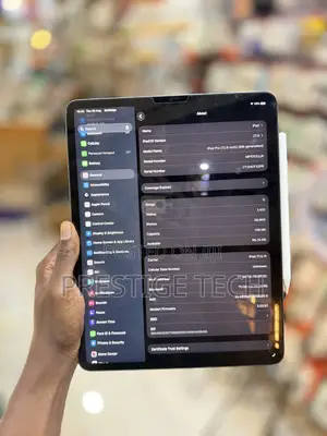 Apple iPad Pro 12.9 (2022) 128 GB Gray
