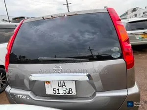 Nissan X-Trail 2011 Gray