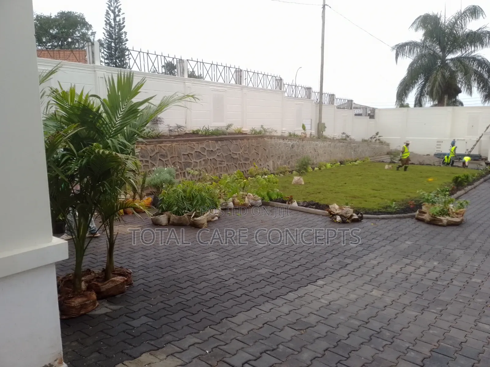 Elegant Modern Compound Designers and Landscapers