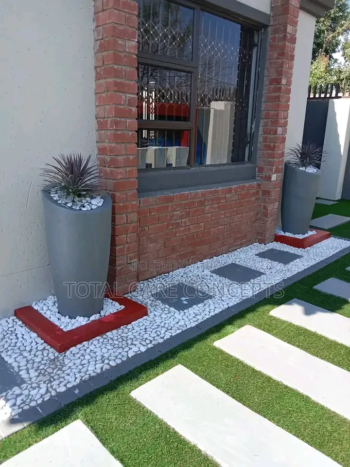 Elegant Modern Compound Designers and Landscapers
