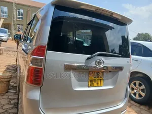 Toyota Noah 2012 Silver