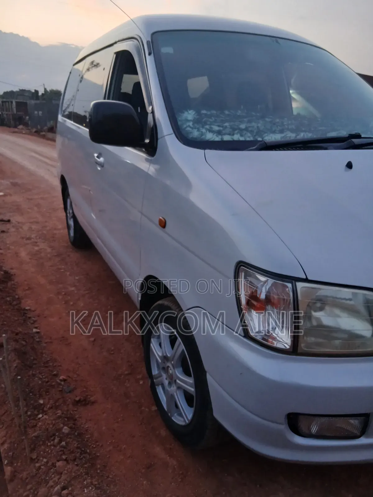 Toyota Noah 2002 White