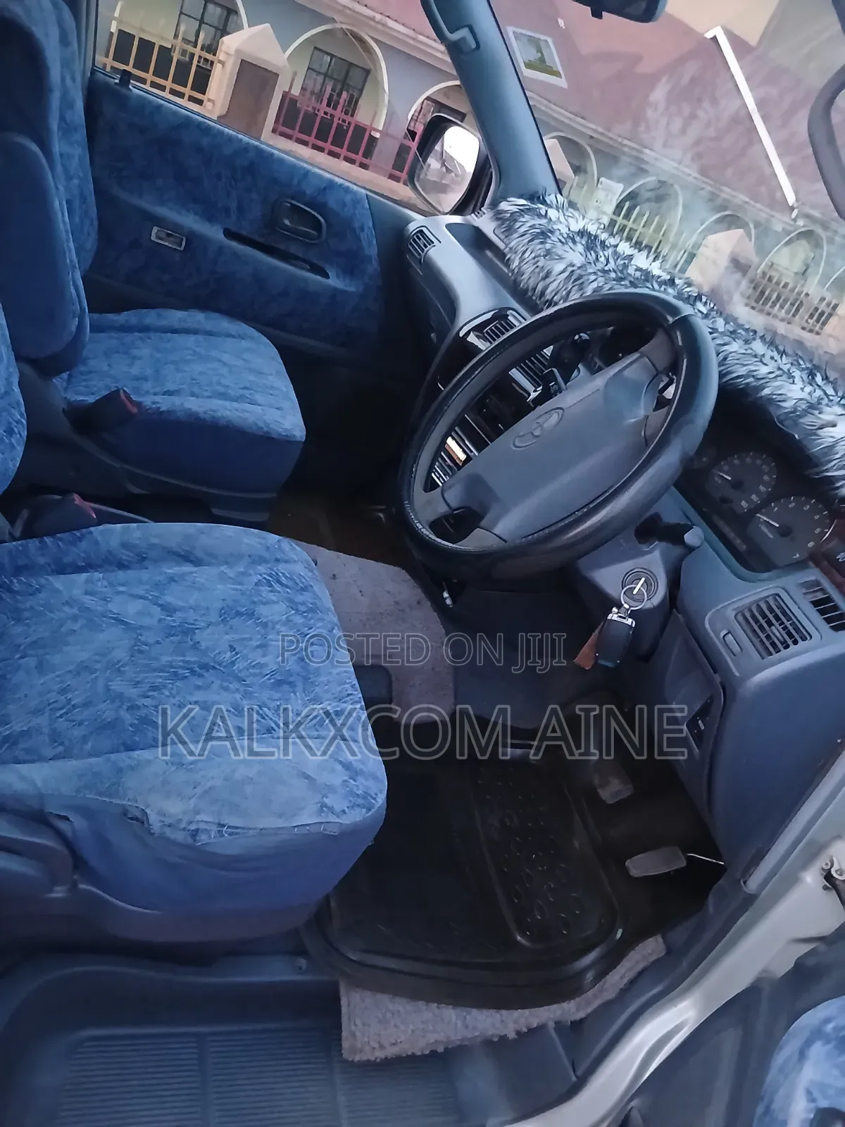 Toyota Noah 2002 White
