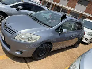 Toyota Auris 2011 Gray