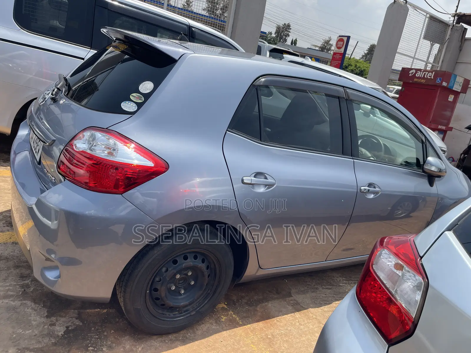 Toyota Auris 2011 Gray