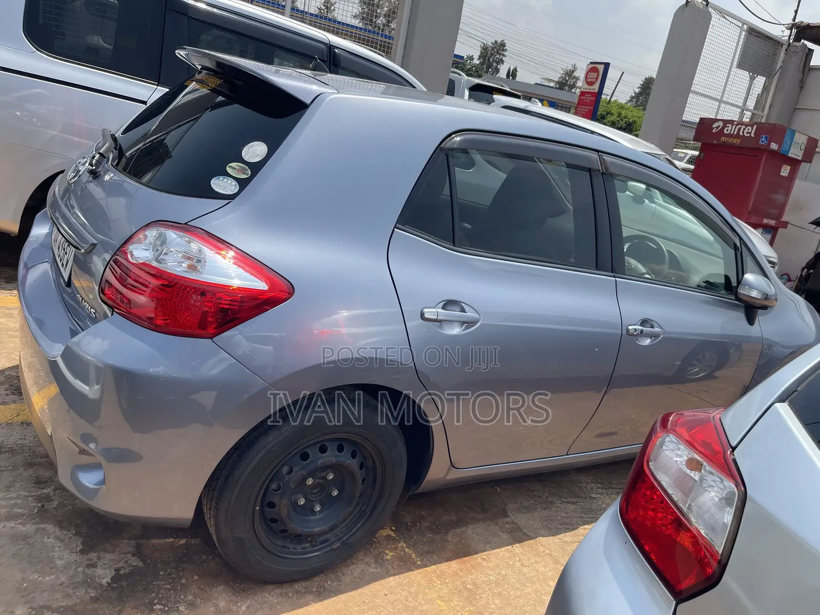 Toyota Auris 2011 Gray