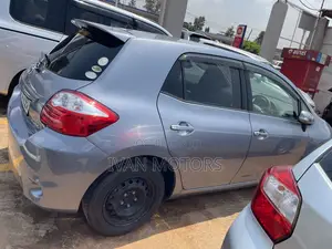 Toyota Auris 2011 Gray