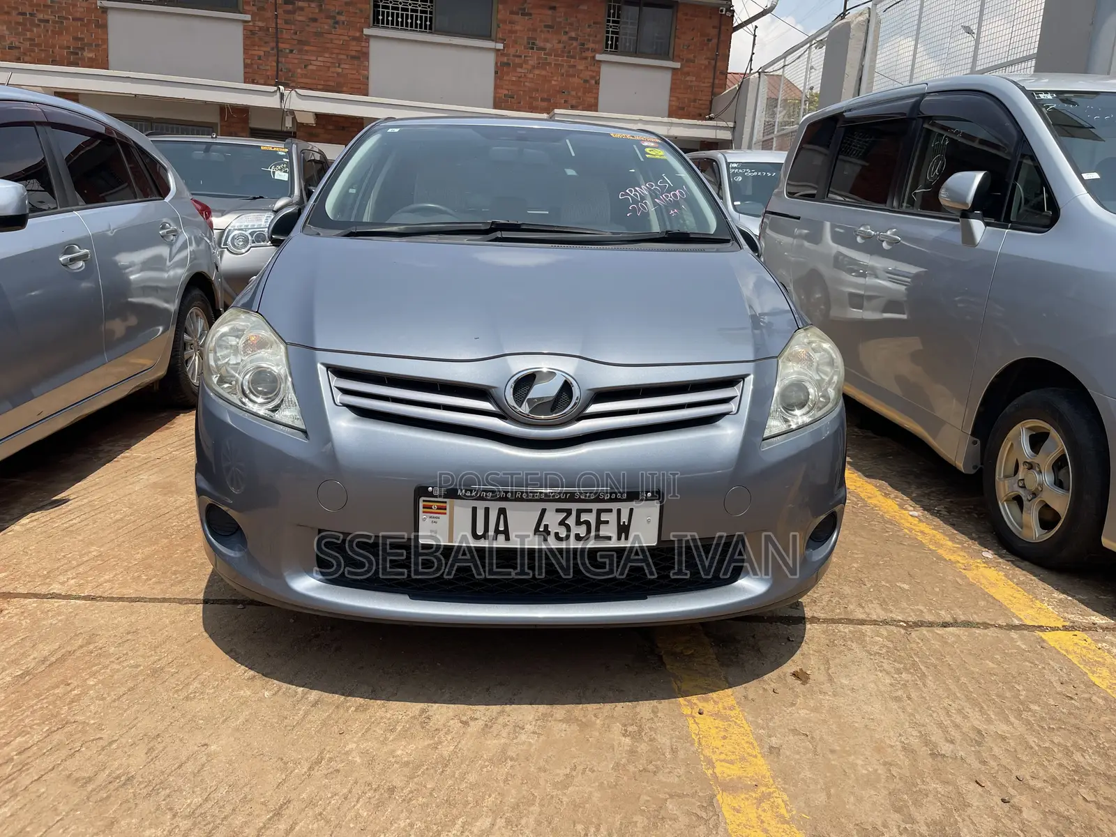 Toyota Auris 2011 Gray