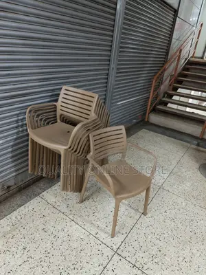 Extra Level Plastic Chairs Plastic Chairs