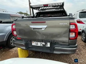 Toyota Hilux 2018 Green