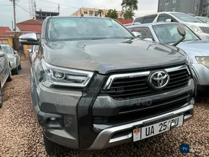 Toyota Hilux 2018 Green