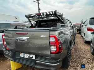 Toyota Hilux 2018 Green