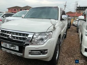 Mitsubishi Pajero 2011 White
