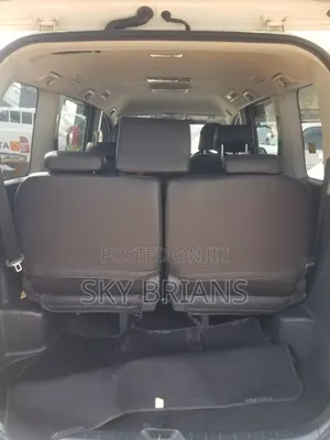 Toyota Noah 2010 White