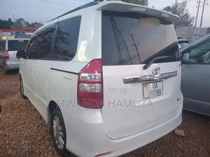 Toyota Noah 2012 White