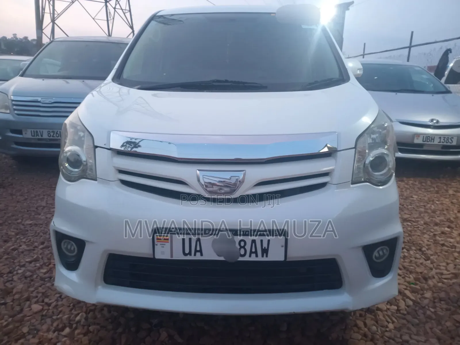 Toyota Noah 2012 White