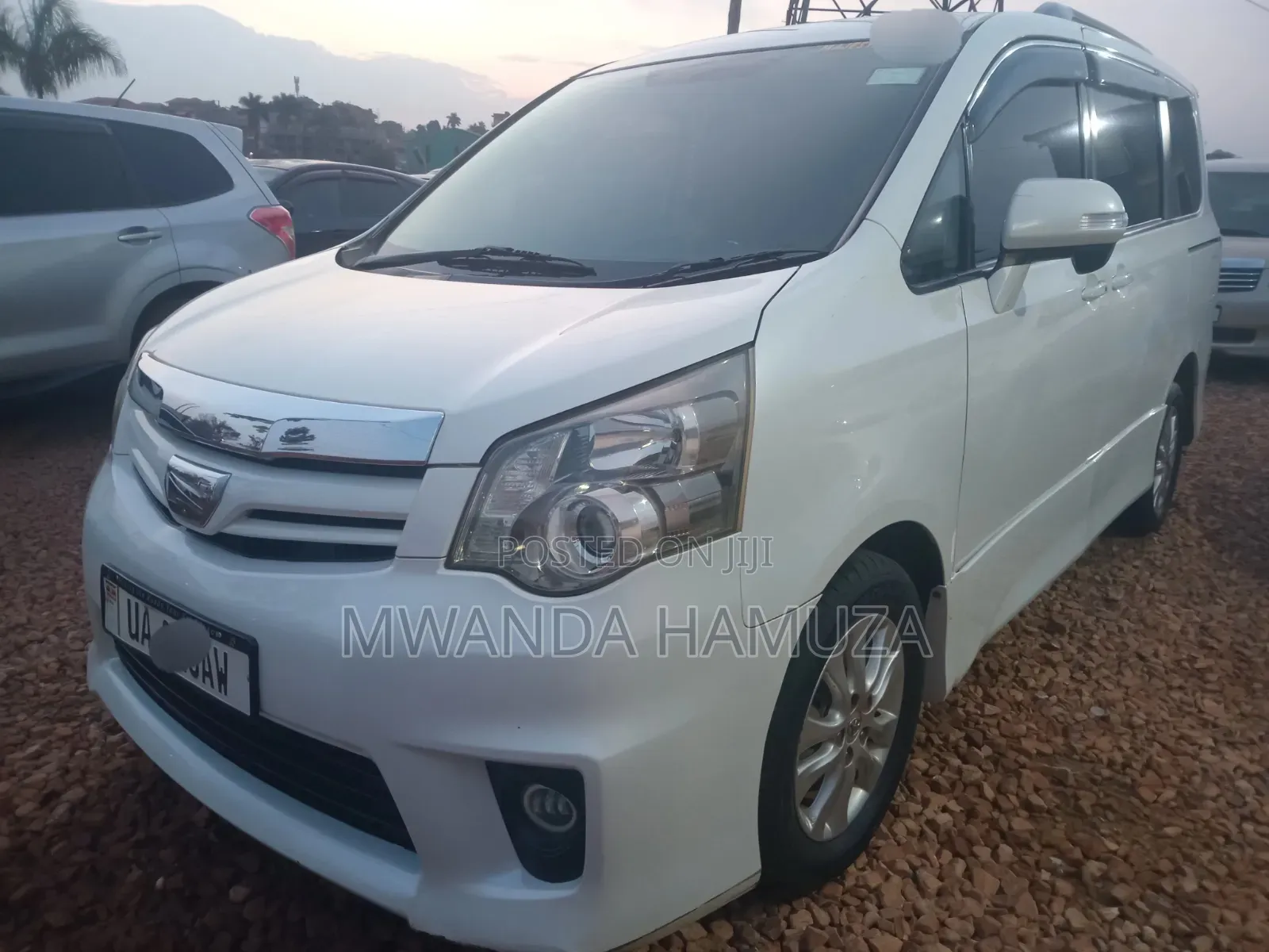 Toyota Noah 2012 White
