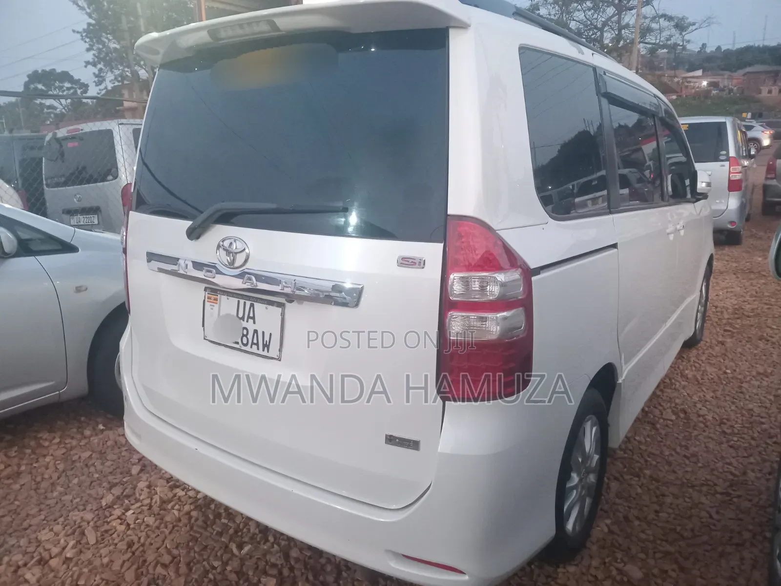 Toyota Noah 2012 White