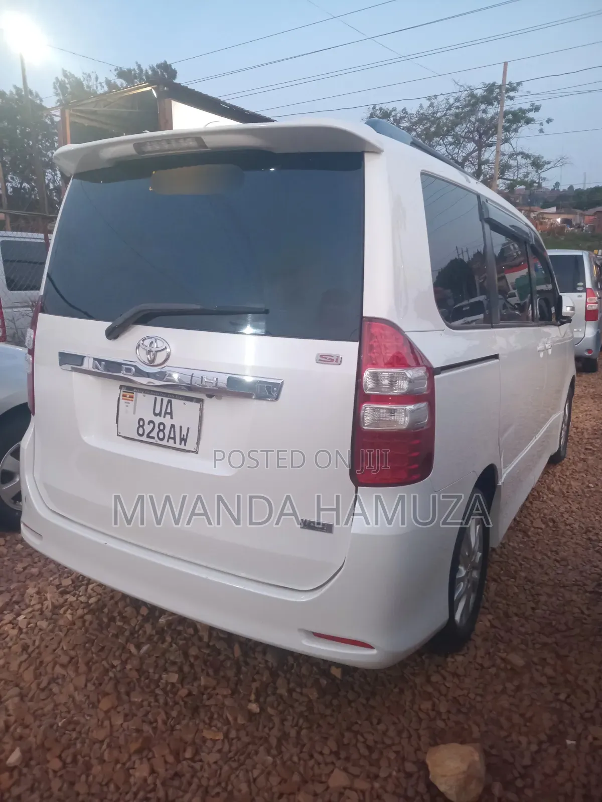Toyota Noah 2012 White