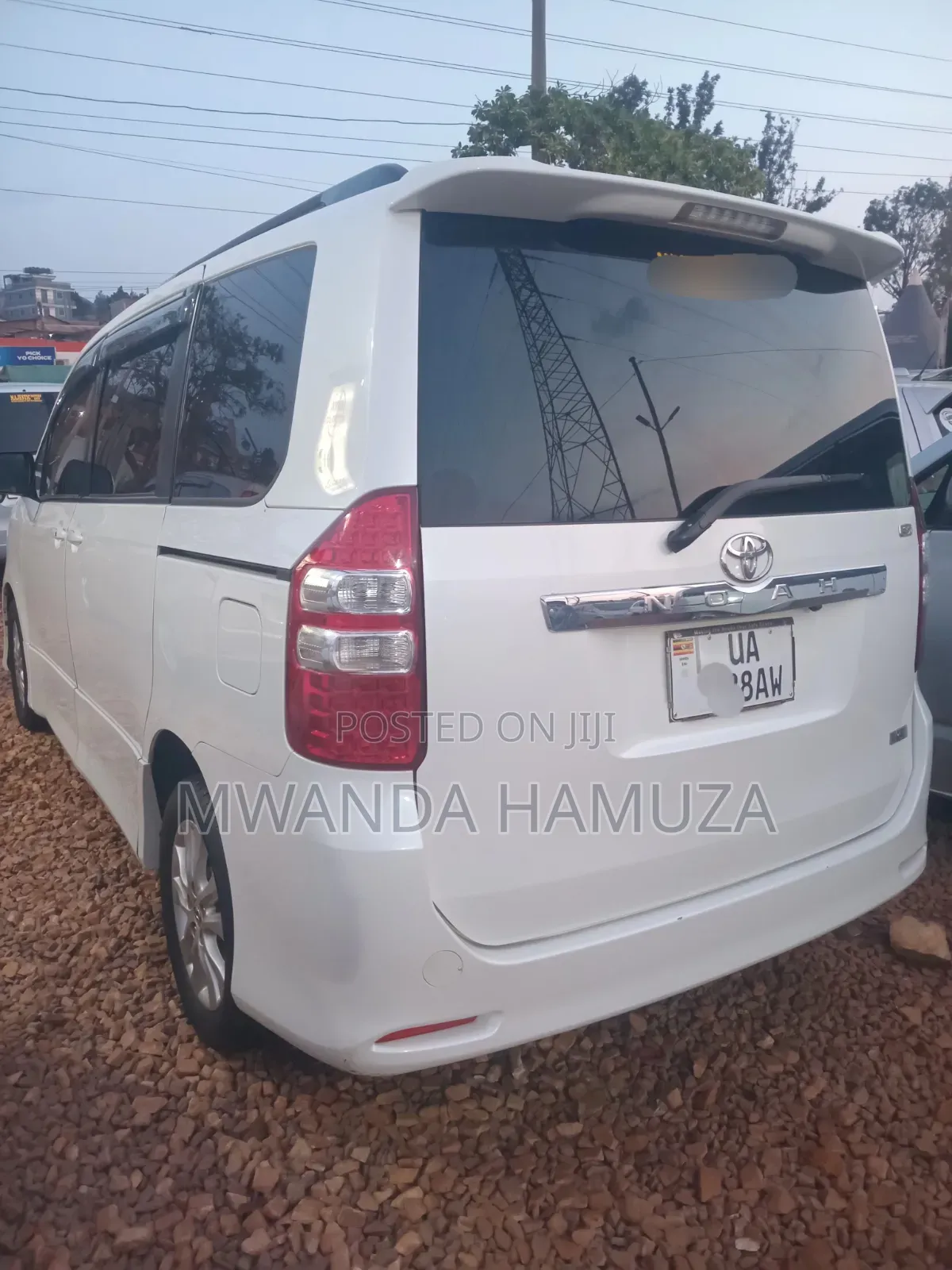 Toyota Noah 2012 White