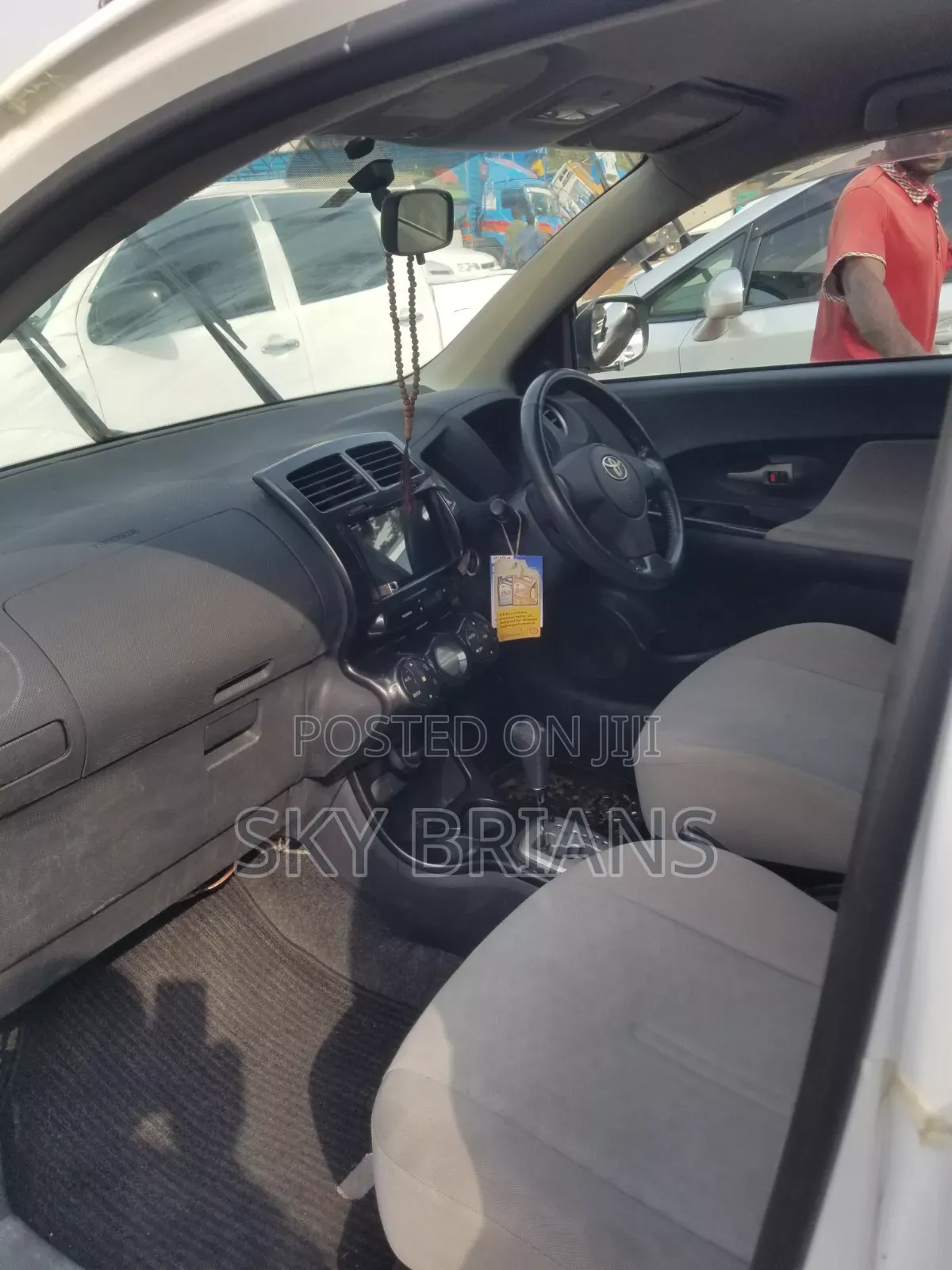 Toyota IST 2010 White