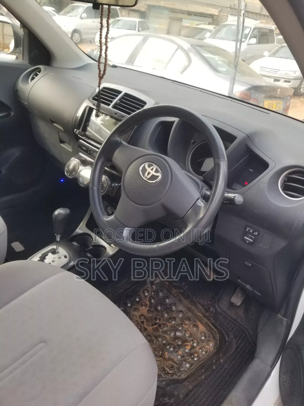 Toyota IST 2010 White