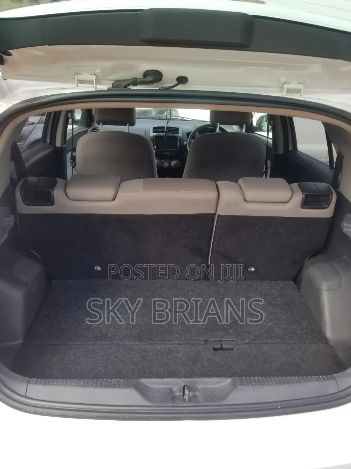 Toyota IST 2010 White