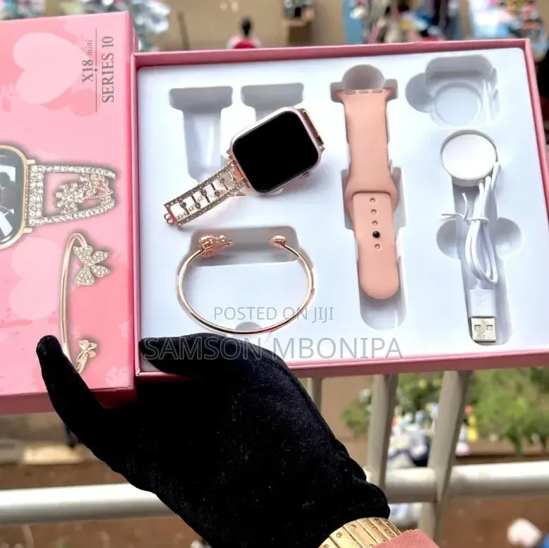 4 in 1 Smart Watch Stylish Combo With Bracelet