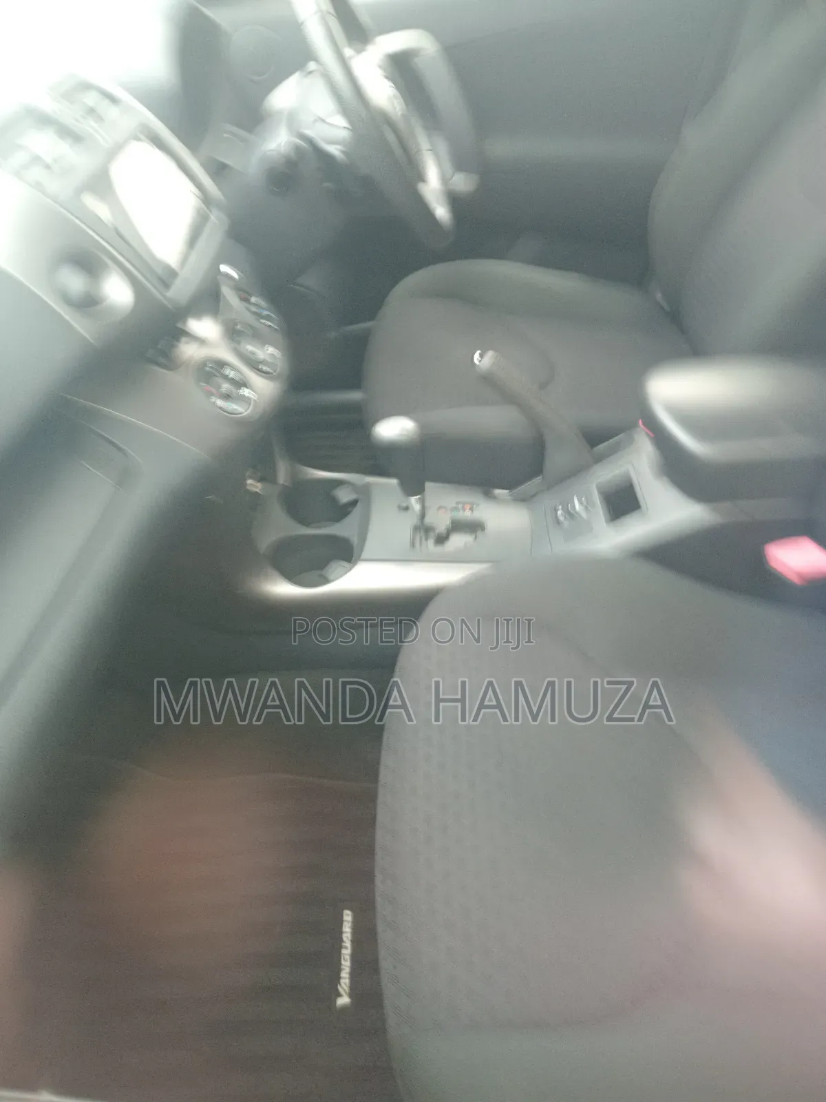Toyota Vanguard 2013 Silver