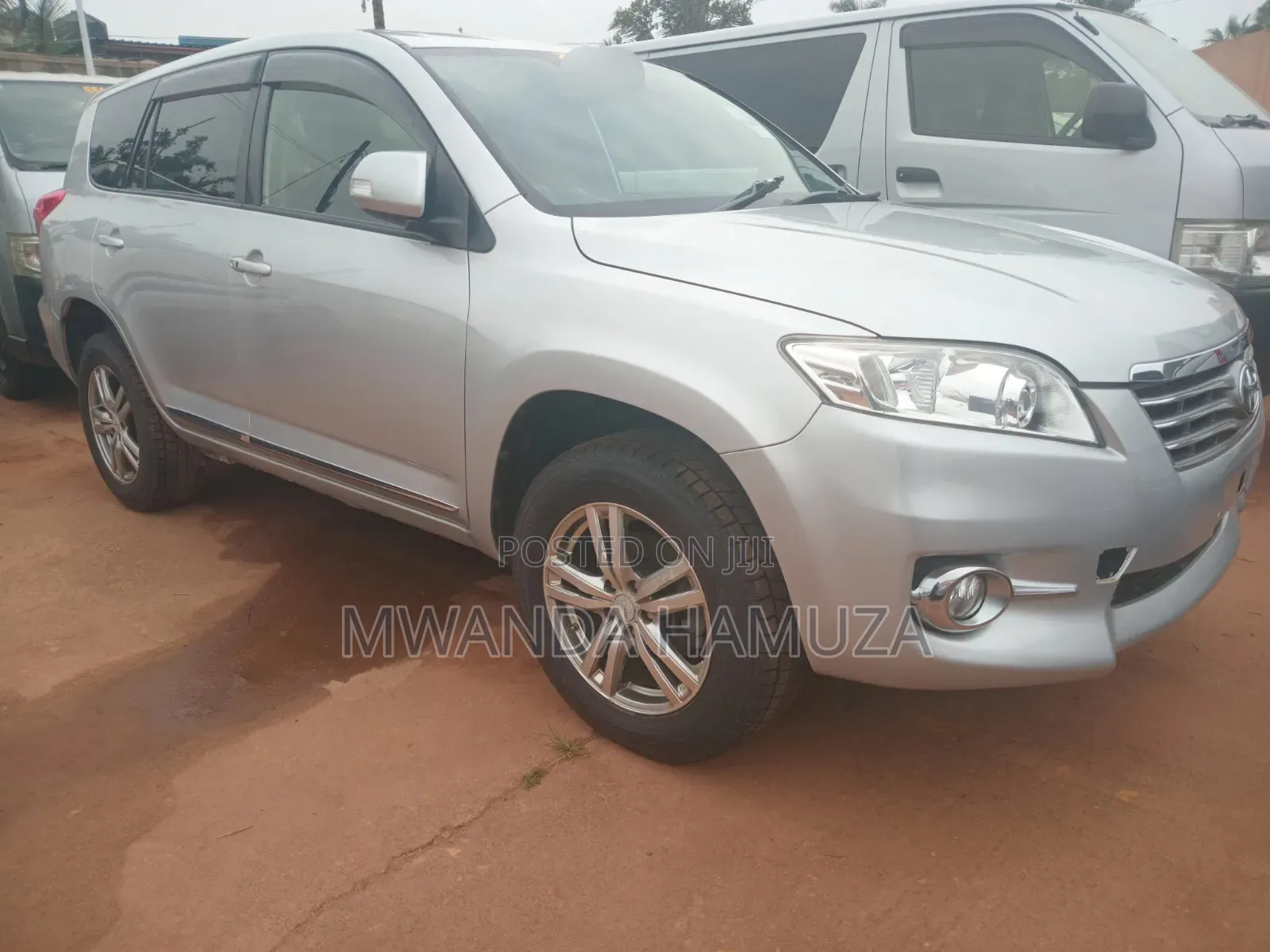 Toyota Vanguard 2013 Silver