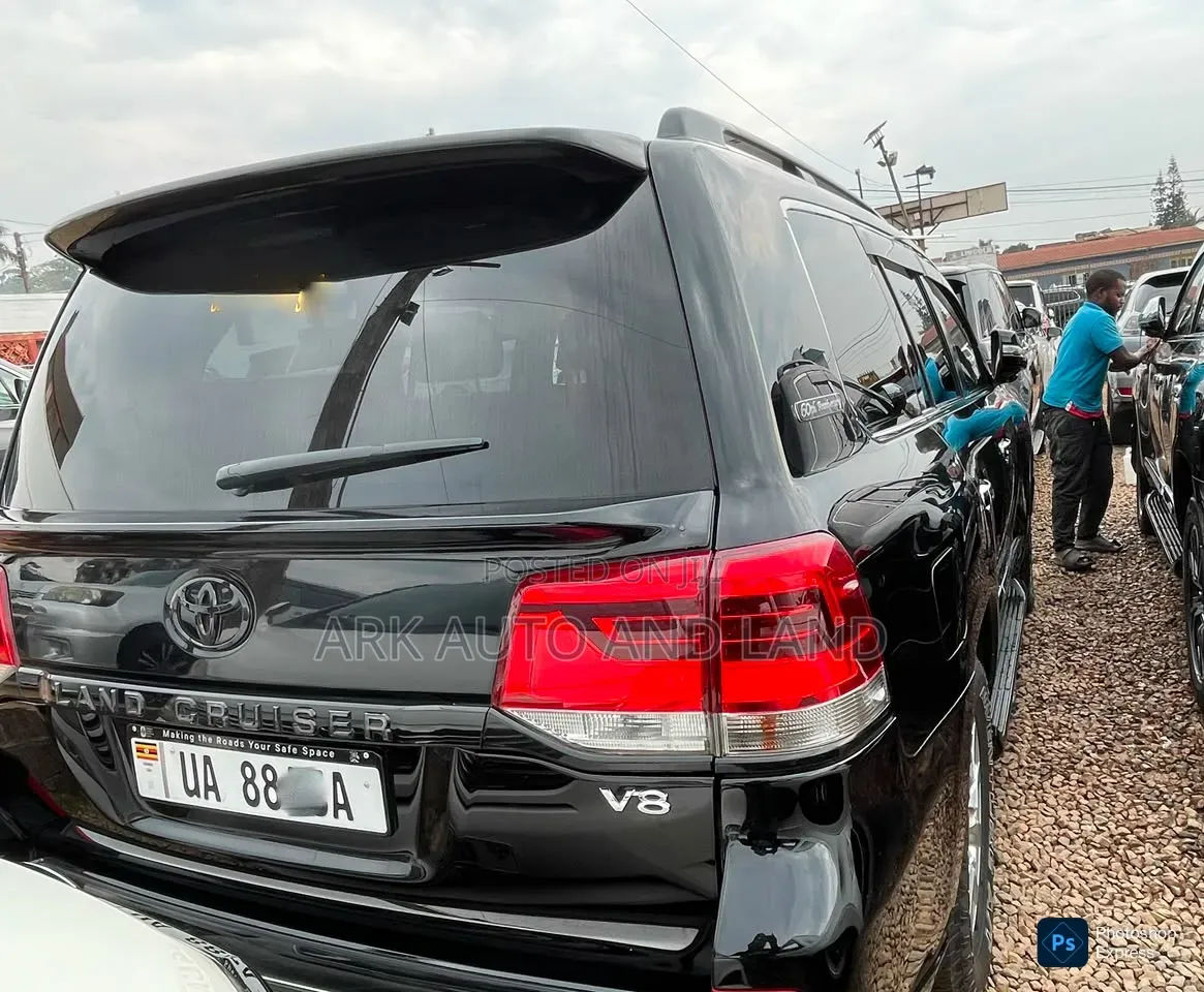 Toyota Land Cruiser 2017 Black